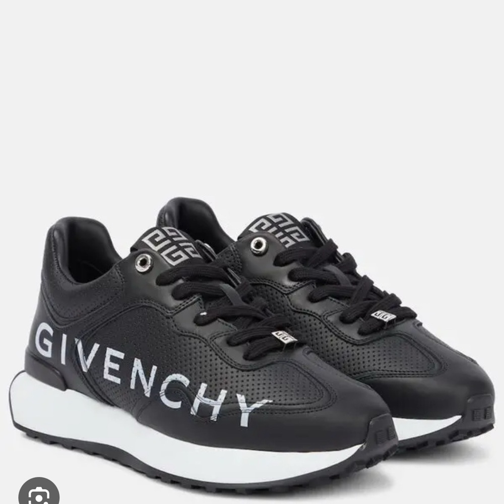 Givenchy Monochrome Logo Sneakers size 37